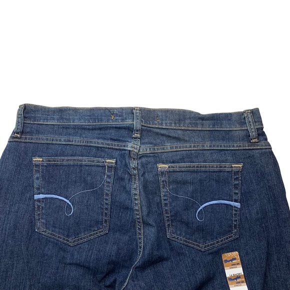 Wrangler Low Rise Boot Cut Women’s Jeans Size 14 - Picture 4 of 11